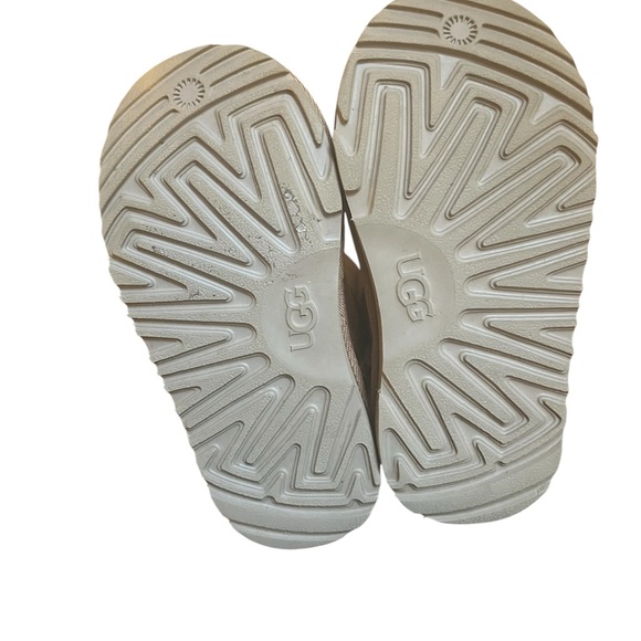 UGG Classic II Toddler Boots Size 9 - Picture 6 of 7